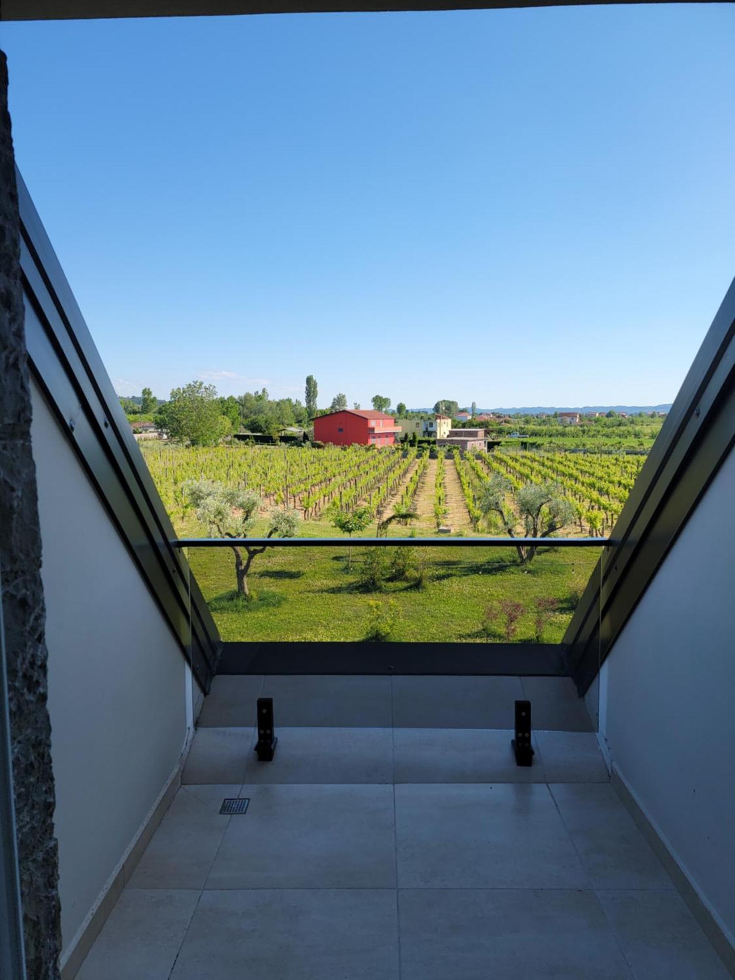 Lahuta E Vjeter Agroturizem Hotel Lac Exterior photo