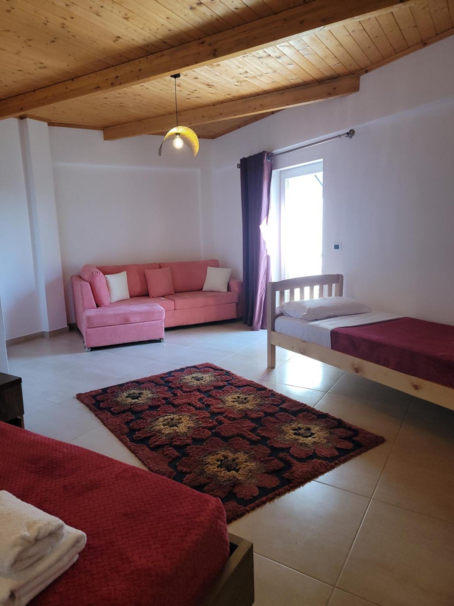 Lahuta E Vjeter Agroturizem Hotel Lac Exterior photo