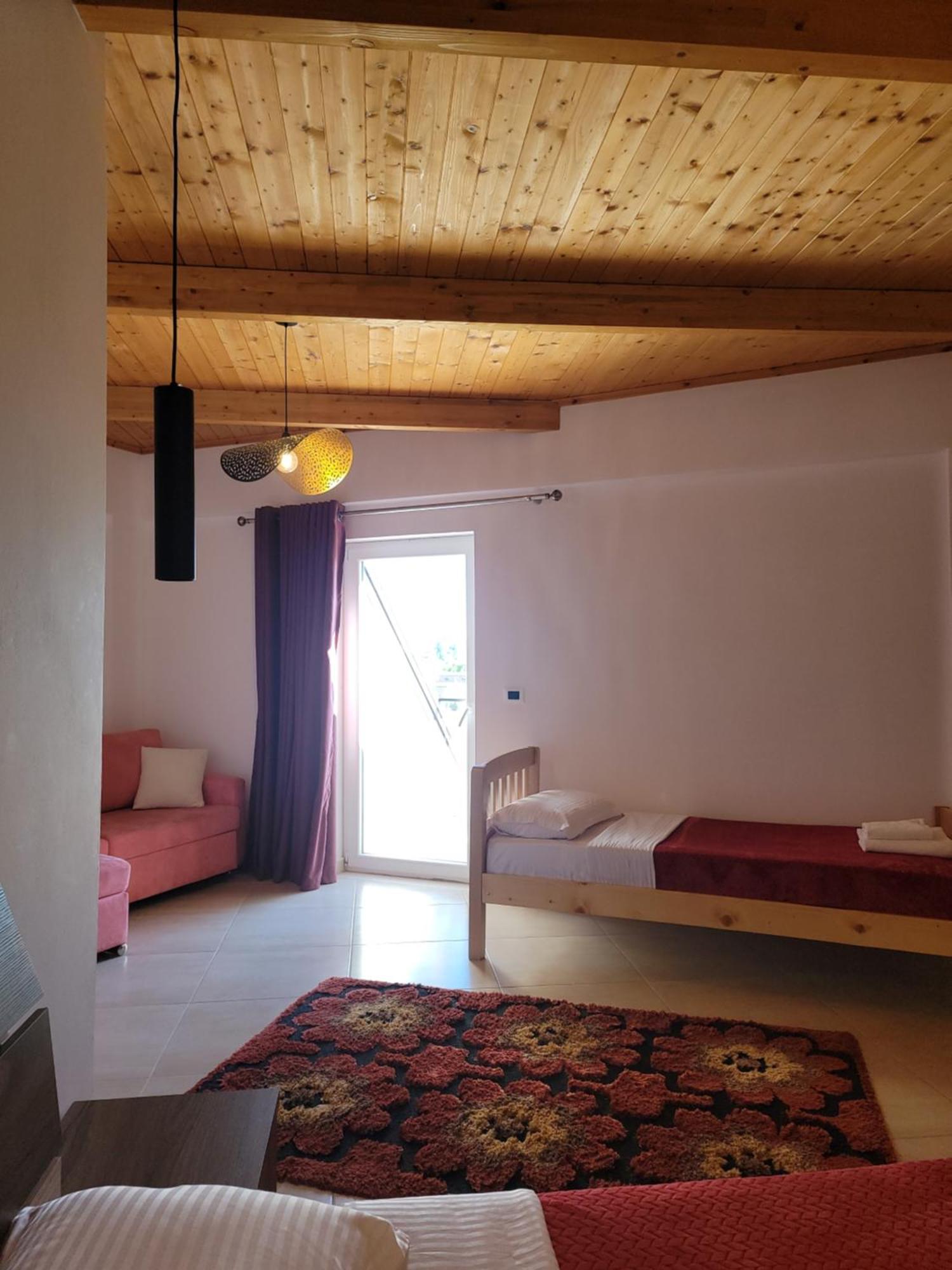 Lahuta E Vjeter Agroturizem Hotel Lac Exterior photo