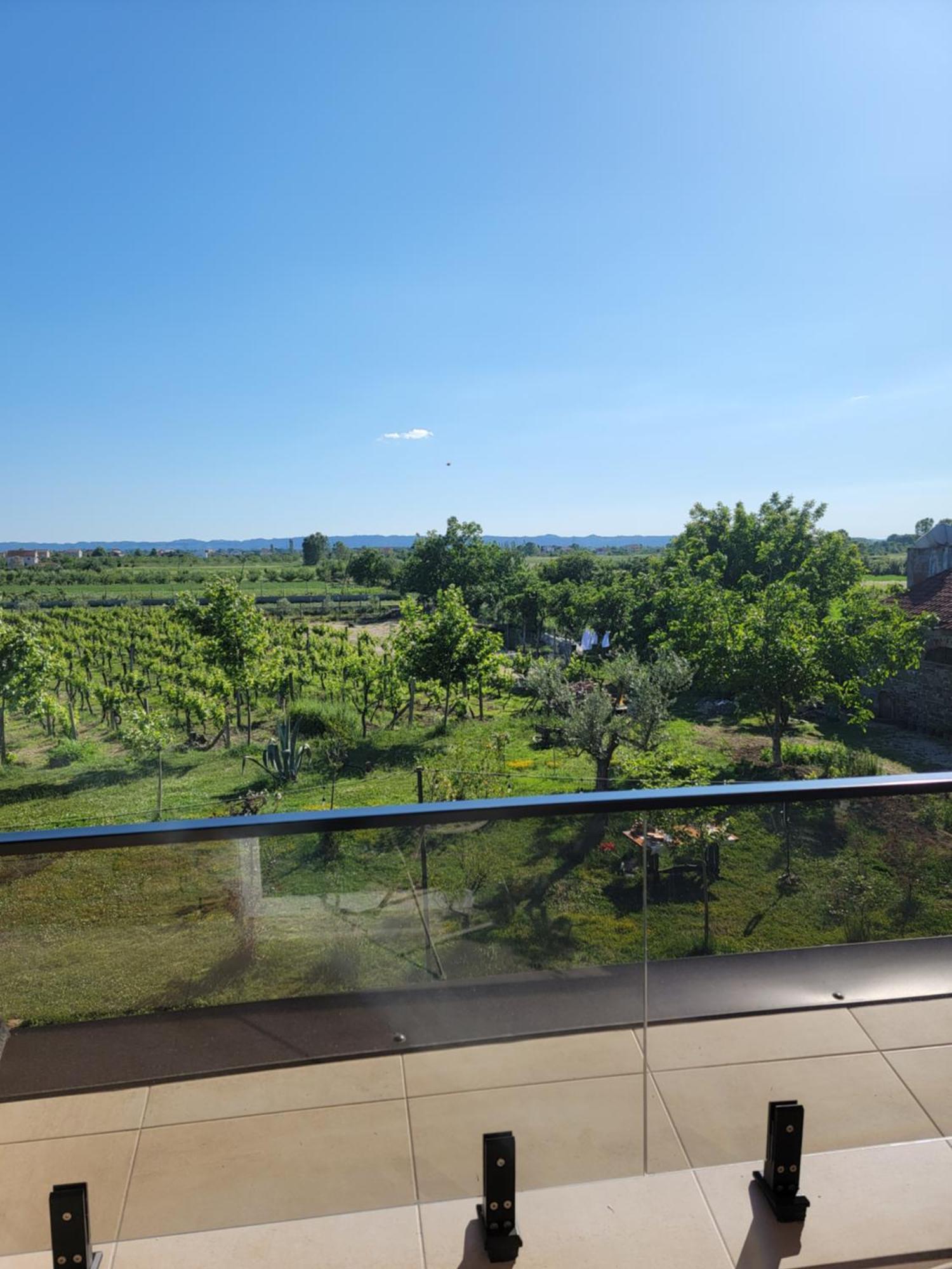 Lahuta E Vjeter Agroturizem Hotel Lac Exterior photo